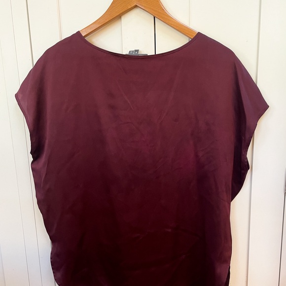 VINCE brand, 100% silk, maroon, never worn, chic boxy blouse. - Picture 2 of 4